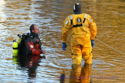 car in water 004.jpg