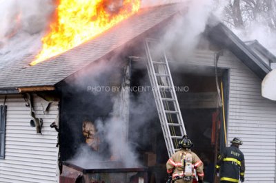 Lunenburg Fire Burrage St 003.jpg