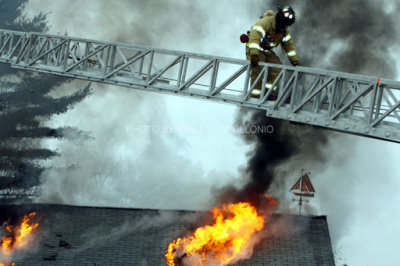 Lunenburg Fire Burrage St 006.jpg