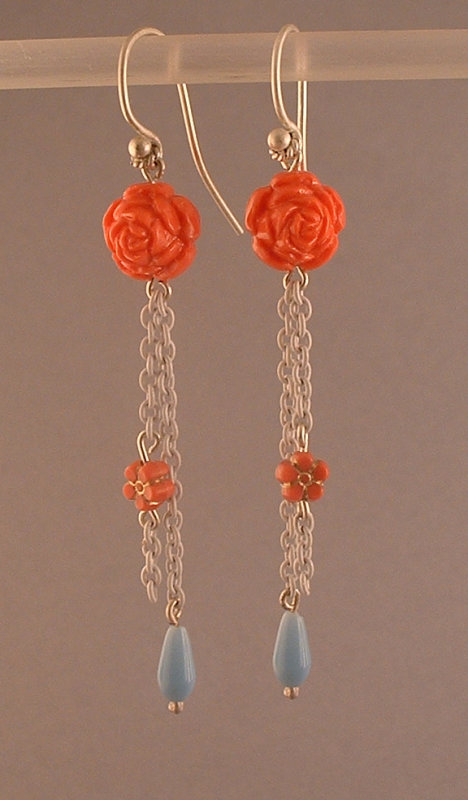 WVE1 - Rose Bud Drops (on silver hooks)