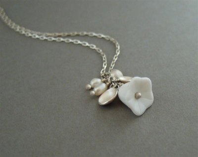 WN21 - Snow Drop Necklace (silver, vintage glass & white pearl)