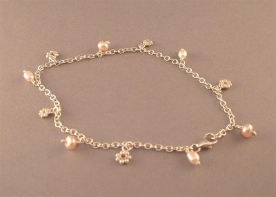 WABL34 - Ankle Bracelet (silver flowers & pearls)