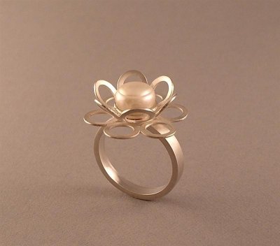 WR48 - Pearl Flower Ring