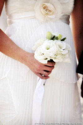 White lisianthus - Photos by Kenneth & Elaine Soong, www.justmarriedphotography.com