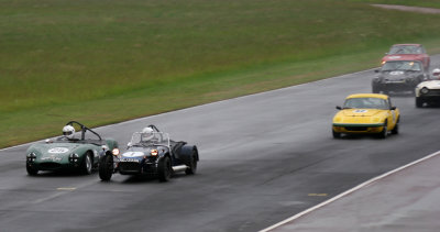 Race for the first corner Roadsports.