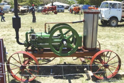 ANOTHER WORKING STEAM ENGINE