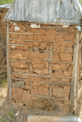 RAMMED EARTH CONSTRUCTION-TUENA