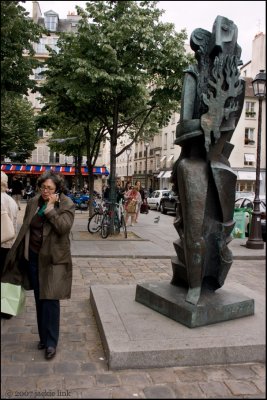 Sculpture-at-St.-Germain-des-Pres.jpg