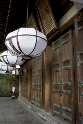 Japan-woman at temple.jpg