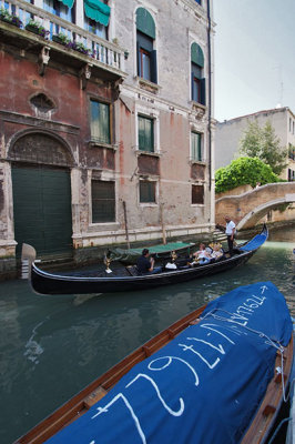 Canal gondola2.jpg