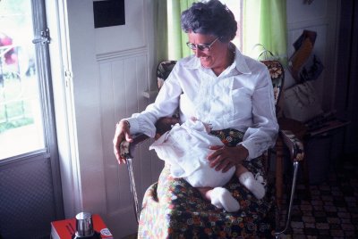 F1000154 R.JPG  Grammie and Rachel
