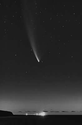 McNaughts Comet over Pt Stanvac South Australia.jpg
