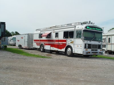 FOR $25.00 A NIGHT THE SITE AT PLANTATION PLACE RV PARK IN SUNNYVALE, TX. WAS A GOOD DEAL, BUT NOT MUCH FOR EXTRAS THOUGH