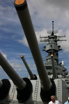 USS Missouri 16 Guns