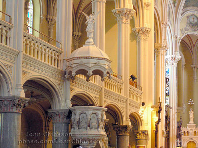 Intérieur É. St-Charles - Inside St-Charles C.