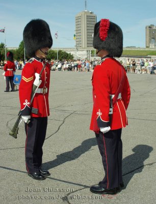 Royal 22e Rgiment /La relve de la garde - The Changing of the Guard