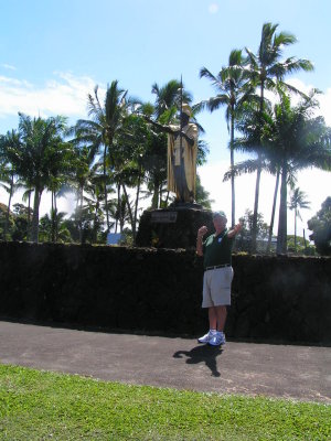 Hawaii 207 Chris with Kamehameha.jpg