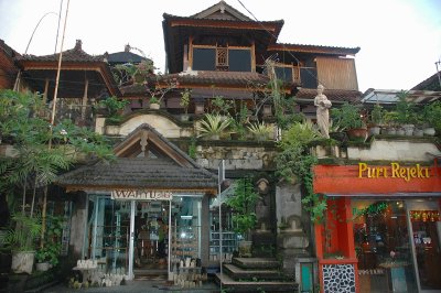 Gift shops in the market area of Abud