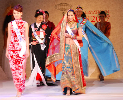 Miss India, Japan and Kenya