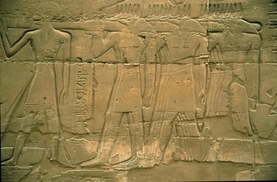 Wall scenary at Tha Karnak Temples2