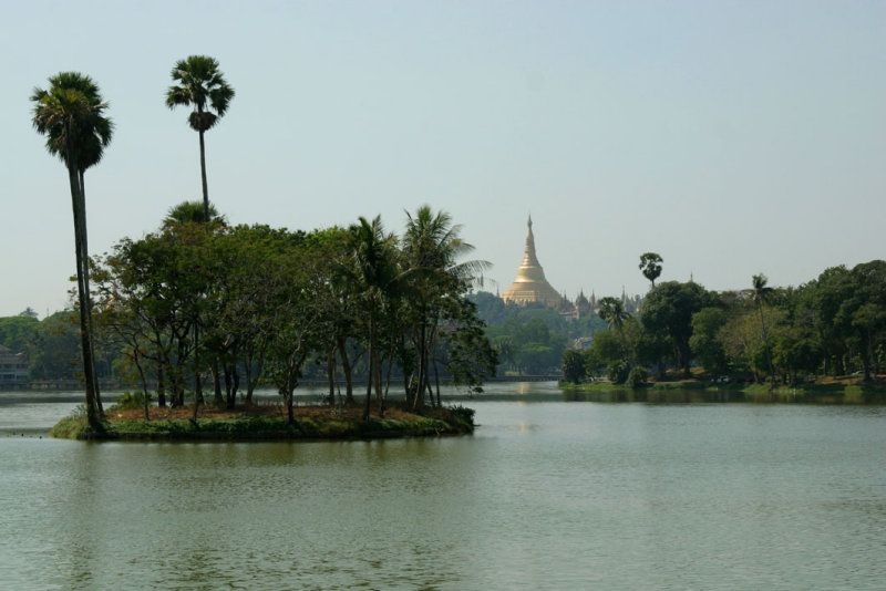 Kandawgyi Lake