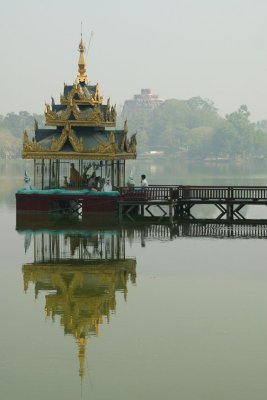 Kandawgyi Lake