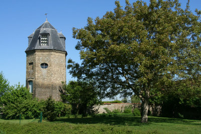 Lo - Pigeon tower