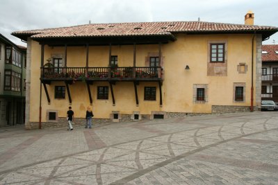 Llanes