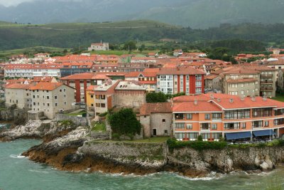 Llanes