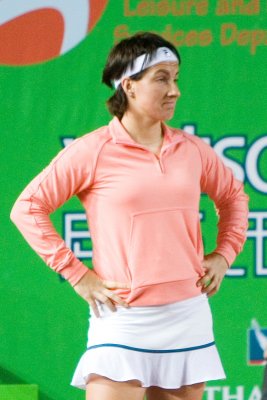 Kuznetsova showed dissatisfaction on a lines man's call.