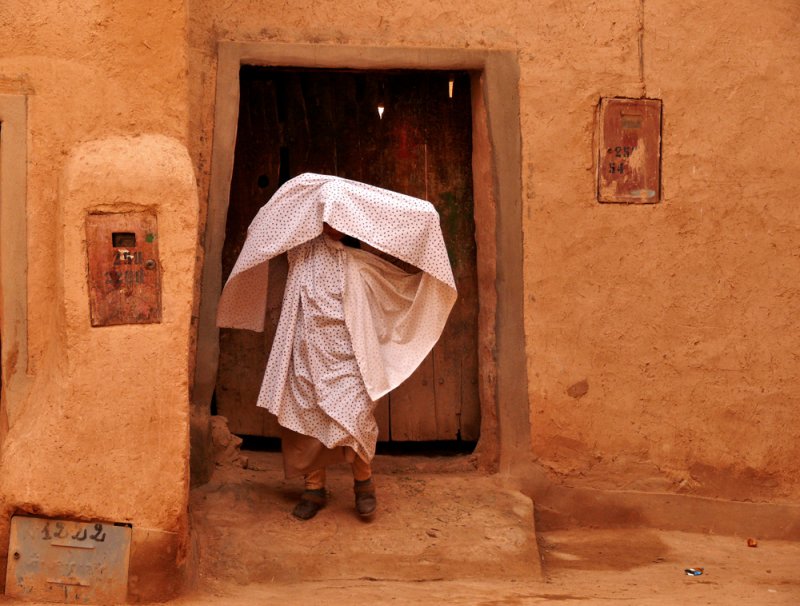 Veiling, Tineghir, Morocco, 2006