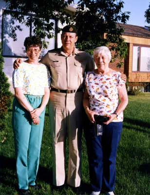 Faye, Phil & Mother 1988 Wetaskiwin