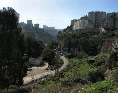 Western Bank Of Nachal Ha'Giborim.At Right (up) - Wijnits Neighbohood .JPG
