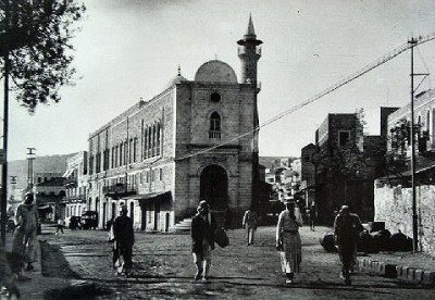 In Comparison:El Isticklal Mosque At Old Days (photographer unknown).jpg