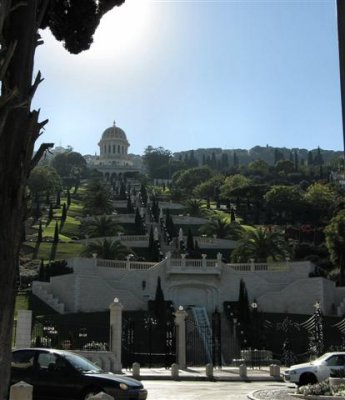 Midday At South End Of B.G Blvd., At Crossroads With Ha'Geffen St., Beneath The Bahai Gardens.JPG