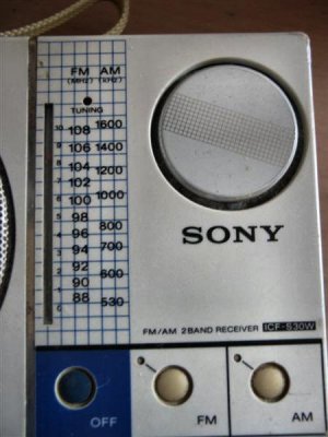 An Handy Transistor Radio.JPG