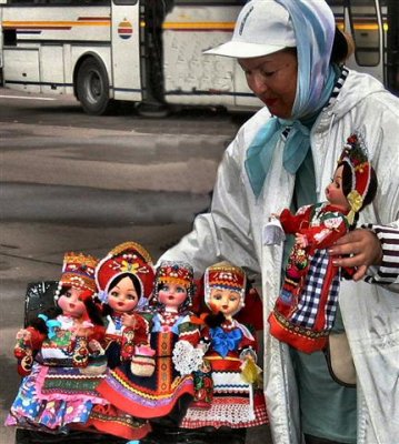 Babushkas On Sale (Moscow, Russia).JPG