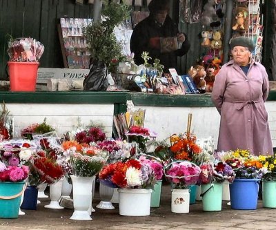 The Lady With The Flowers (Russia).JPG