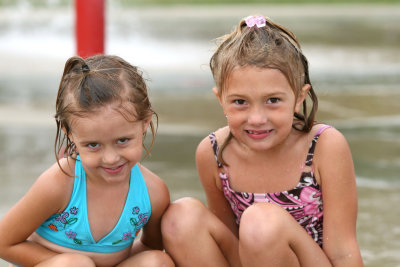 Brenna and Alana Aug 2007 041.jpg