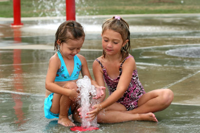 Brenna and Alana Aug 2007 045.jpg