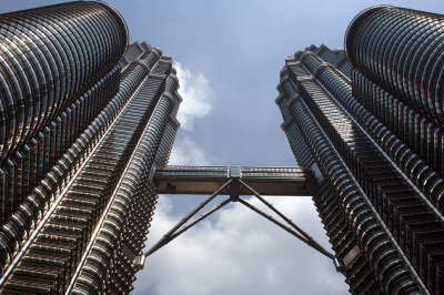 Petronas twin towers_up close.jpg