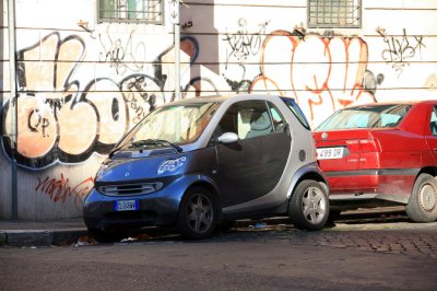 smart car, rome, italy (6/07)