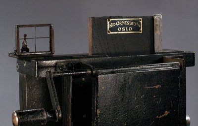 F. Front Detail, 5715_DCE.jpg