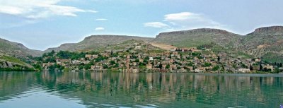 Turkey-Euphrates-Town-Rumikale