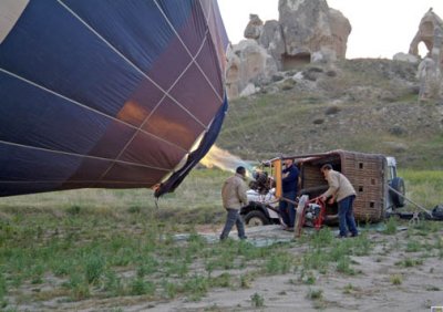 Turkey - Cappadocia - Balloon Startup - Great on a cool morning
