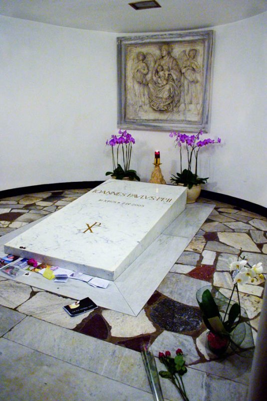 JP II's tomb