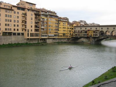 Arno river and Ponte Vecchio.JPG