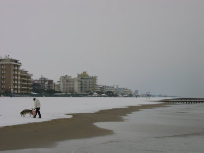 Snowy beach.JPG
