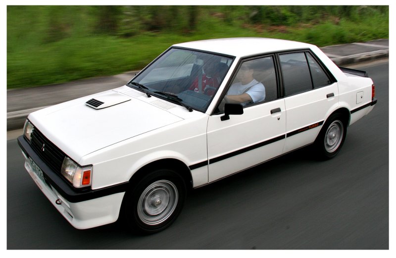 Mitsubishi Lancer Box Type