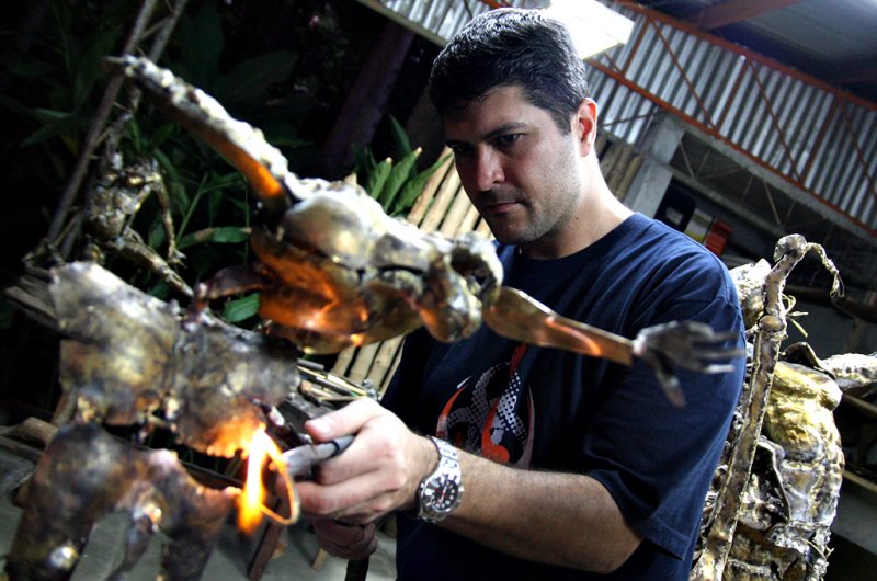 Brass sculpting with Carlitos